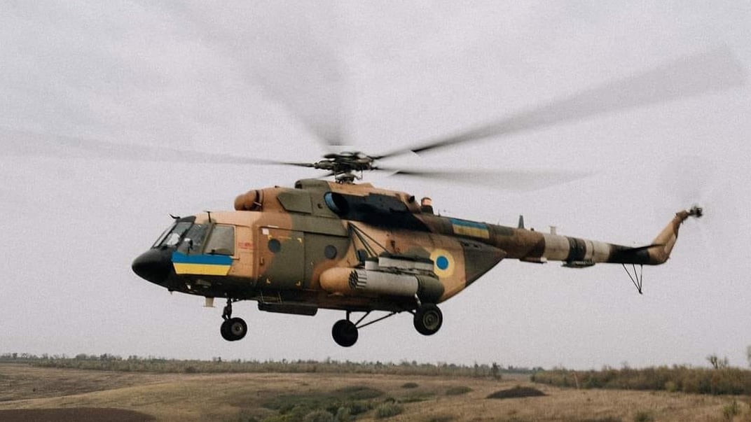 Український гелікоптер Мі-8. Таким самим керує лейтенантка Катерина