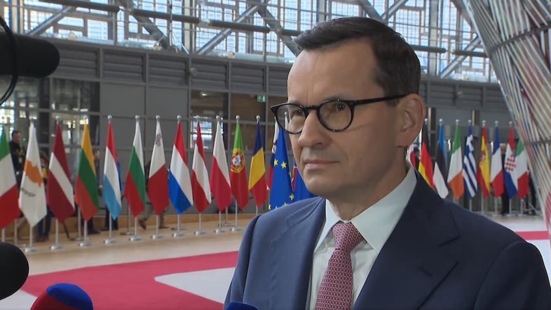 Премьер-министр Польши Матеуш Моравецкий на полях саммита ЕС в Брюсселе, 9 февраля 2023 года
