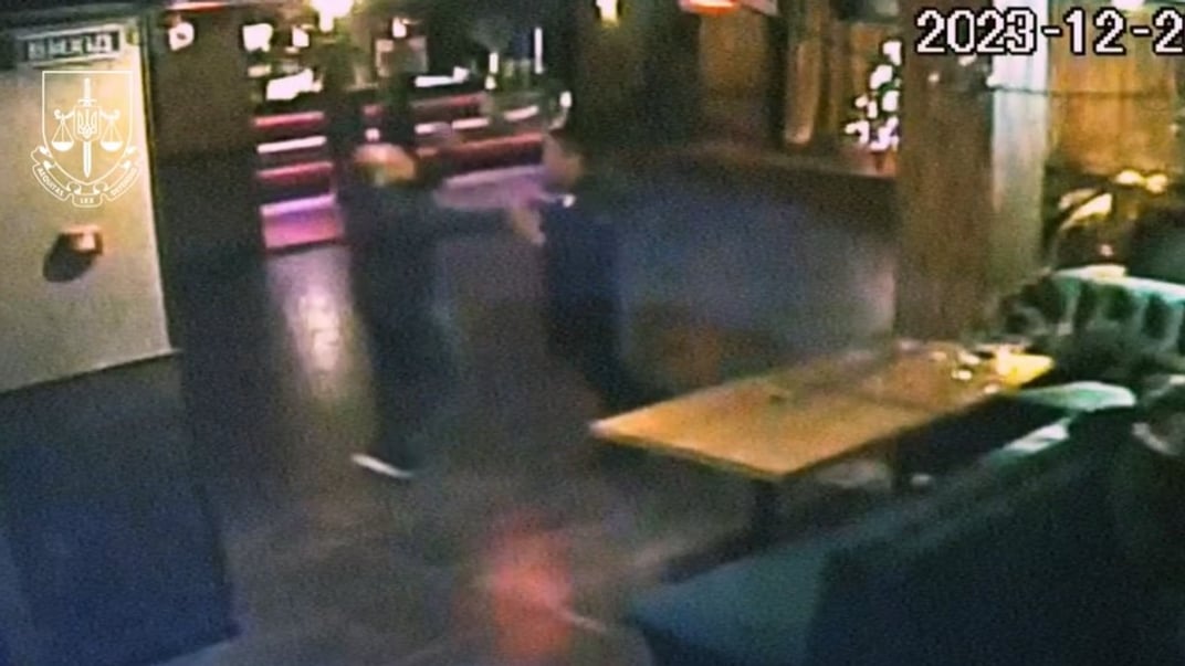 Відео з камери відеоспостереження, яка зафіксувала побиття військового