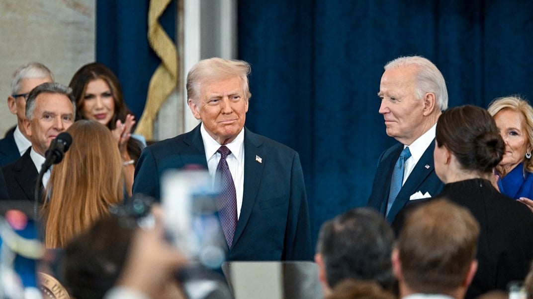 Новий президент США  Дональд Трамп зі своїм попередником Джо Байденом на церемонії інавгурації 20 січня 2025 року