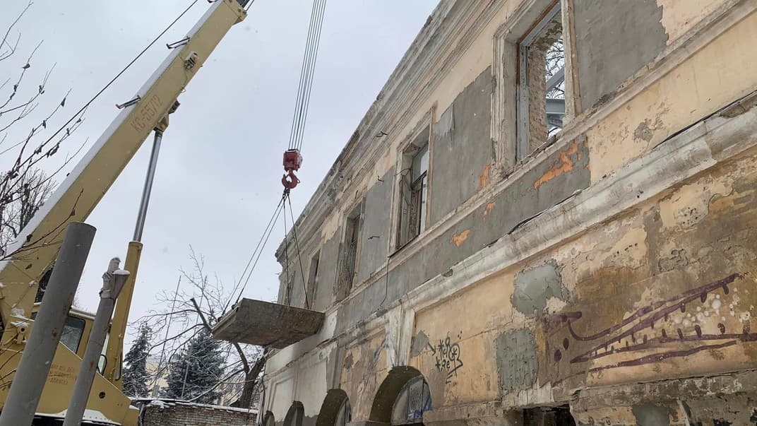 Роботи у будівлі Братських келій