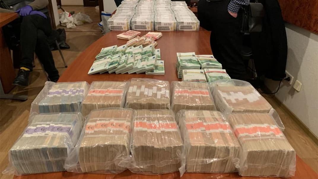 Деньги, найденные детективами НАБУ во время обыска