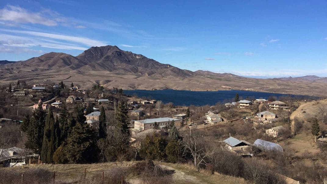 Прикордонне вірменське село Беркабер розташоване всього в 800 метрах від Азербайджану