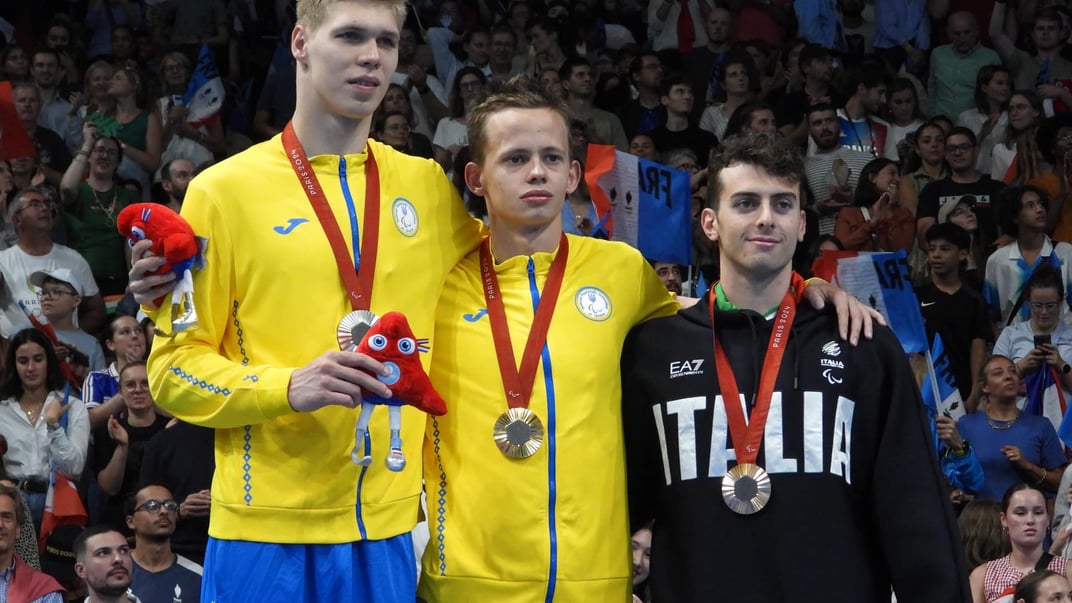 Українські плавці здобули золото та срібло в одному запливі на Паралімпіаді-2024
