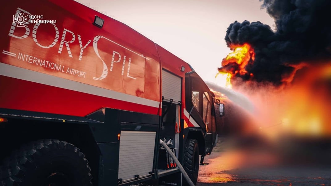 Спасатели тушат пожар в Бориспольской громаде, 10 июня 2025 года
