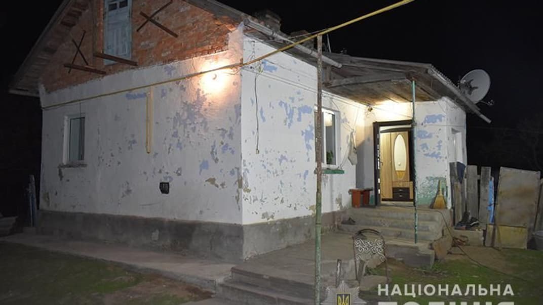 На Тернопільщині чоловік смертельно поранив одного з шести нападників, які увірвалися в його помешкання