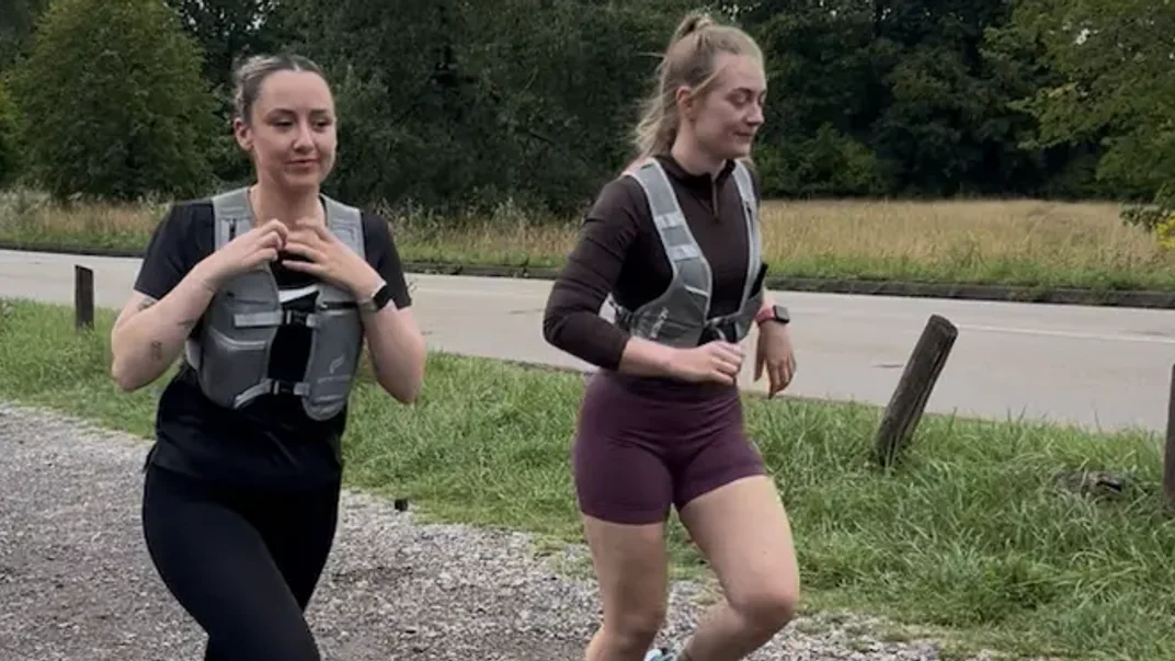 Поліціянтки, що видавали себе за бігунок
