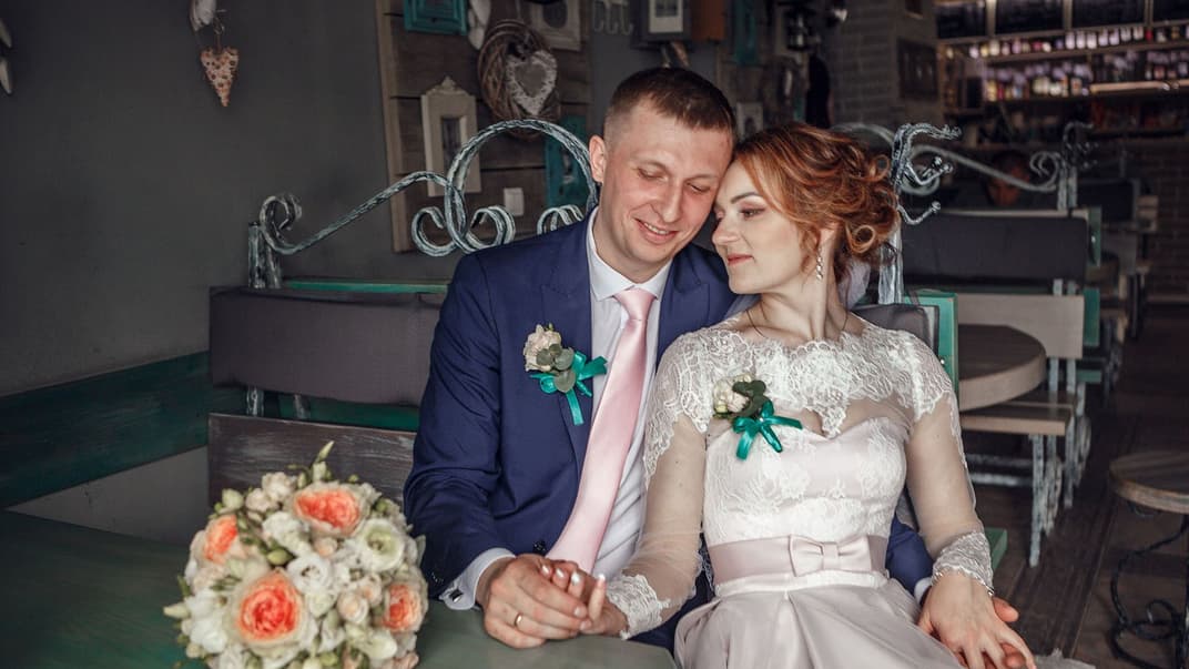 Владимир Бондарчук и Ирина Хомяк познакомились в 2014, когда искали правду об обстоятельствах смерти своих родителей на Майдане, а в 2017 поженились