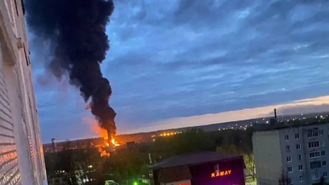 Пожар после атаки беспилотников в Смоленской области, 24 апреля 2024 года