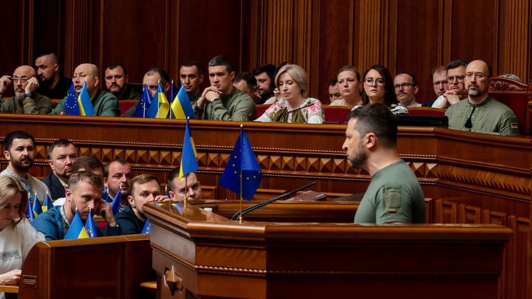 Президент Владимир Зеленский выступает в Верховной Раде по случаю Дня Конституции Украины, 28 июня 2023 года