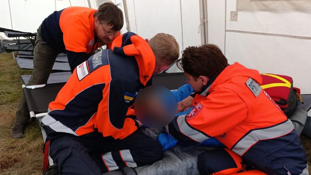 Рятувальники надають допомогу 5-річному Кирилу Боднаруку