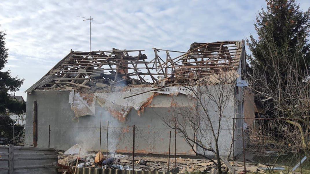 Последствия российского обстрела Никополя, 6 января 2024 года