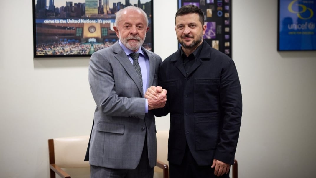 Президент України Володимир Зеленський вітає президента Бразилії Лулу да Сілву