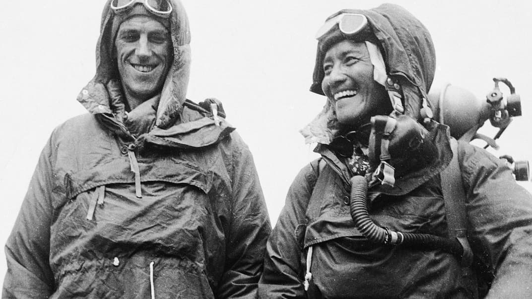  енцинг Норгей (справа) и Эдмунд Хиллари после восхождения на Эверест