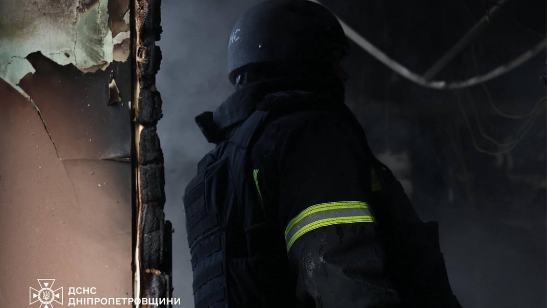 Спасатели в Павлограде после атаки рф