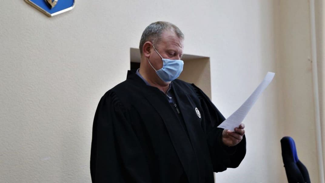 Суддя Печерського райсуду Києва Віталій Писанець під час розгляду клопотання у справі АН-26, 2 вересня 2021 року