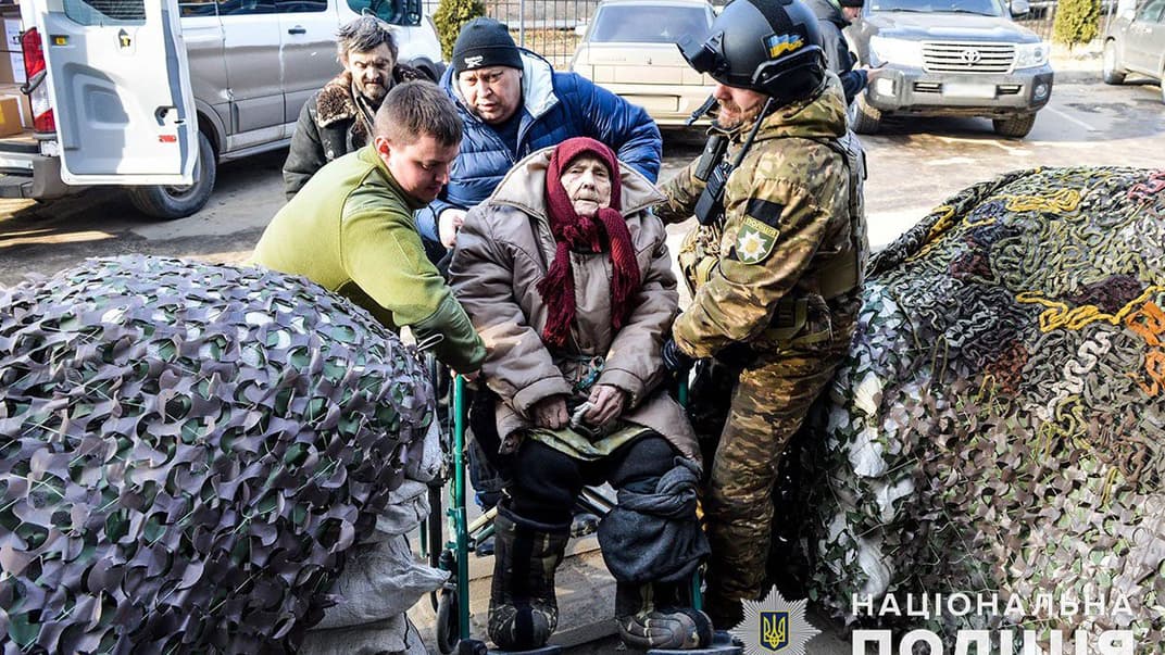 В Бахмутской громаде работают восемь эвакуационных групп полиции