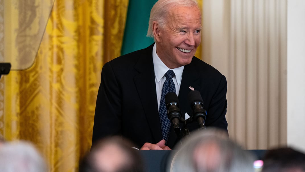 Тодішній президент США Джо Байден виступає з промовою на прийомі з нагоди Місяця італійсько-американської спадщини у східній кімнаті Білого дому, 16 жовтня 2024 року