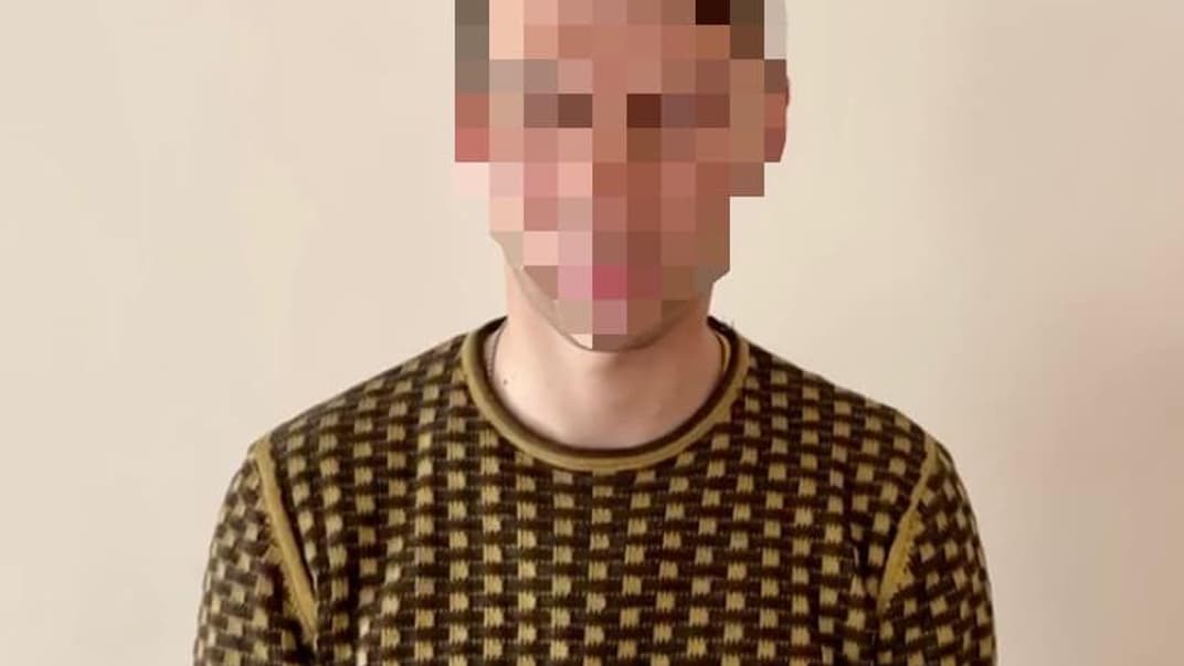 Чоловік, підозрюваний у тому, що він ошукав мешканців Маріуполя, які потім загинули