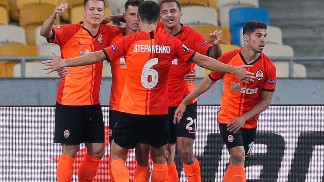 Игроки «Шахтера» празднуют забитый гол, Киев, 5 августа 2020 года