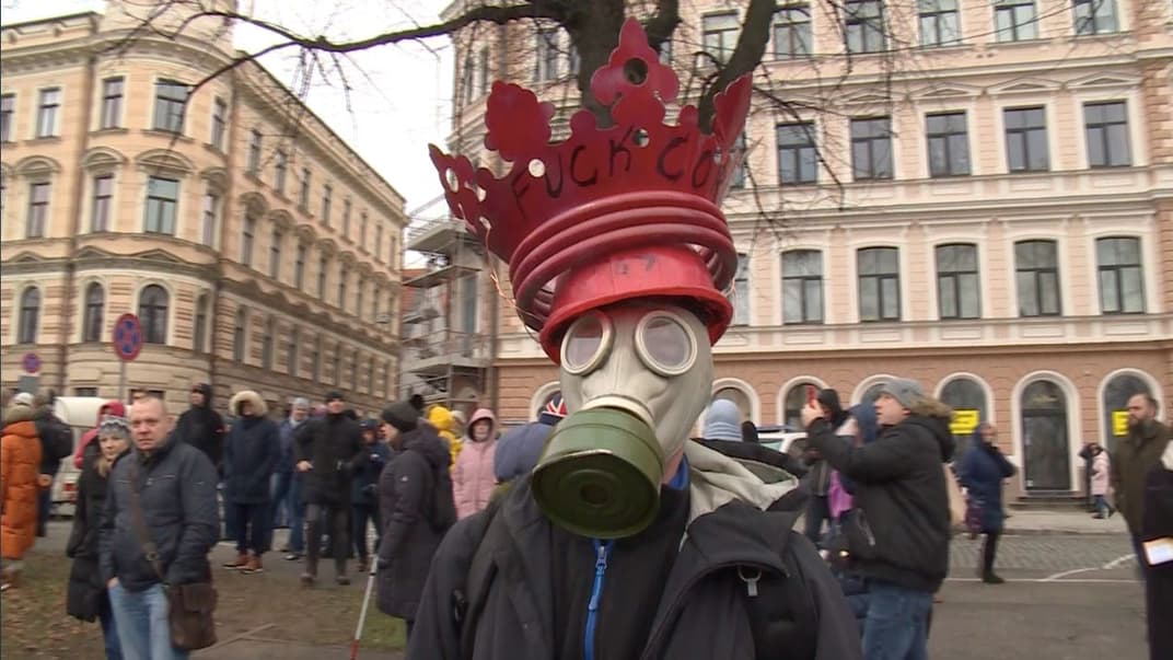 Акция протеста против ограничений, связанных с пандемией COVID-19, Рига, Латвия, 12 декабря 2020 года