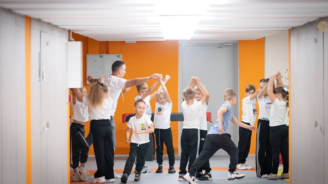 Ілюстративне фото. Діти на заняттях у підземному ліцеї в Запорізькій області