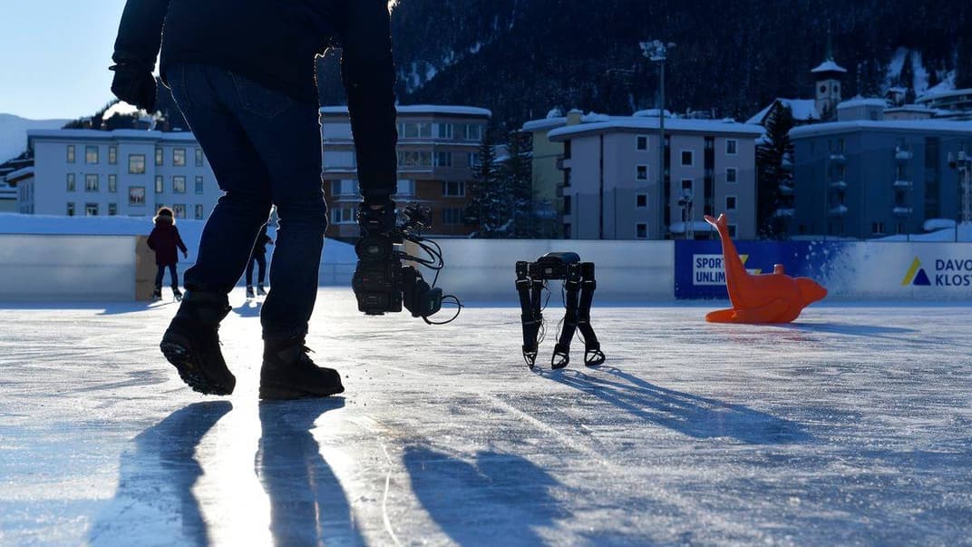 Чотириногий робот на ковзанах Skaterbot
