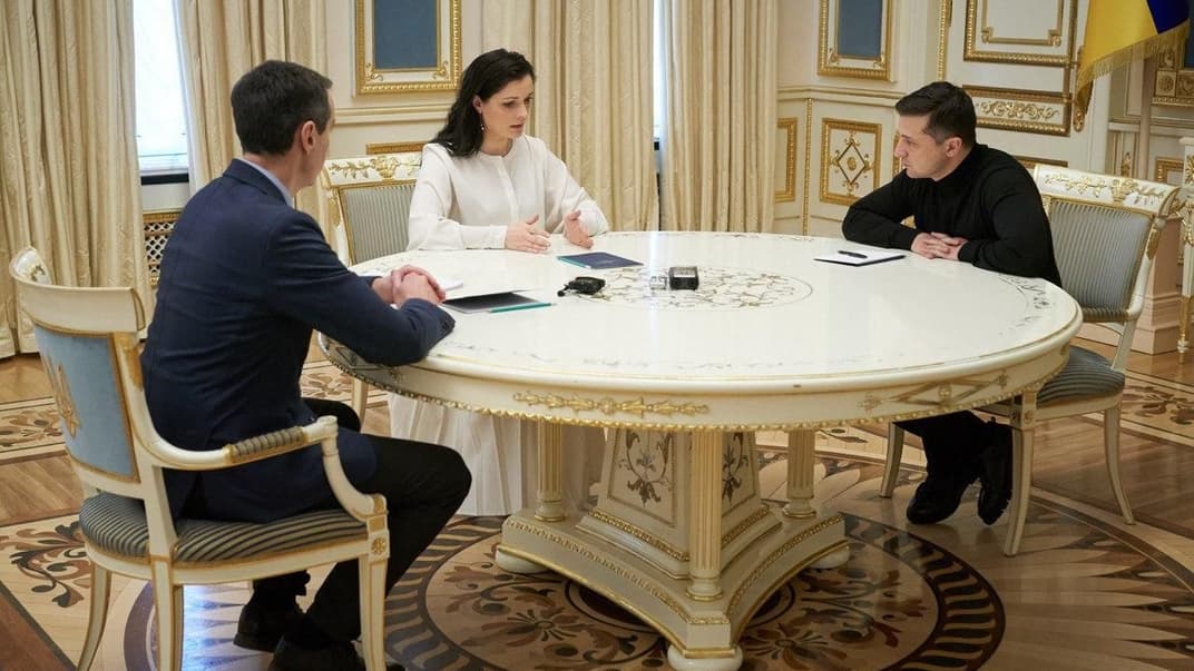 Президент Володимир Зеленський (праворуч), міністерка охорони здоров'я Зоряна Скалецька (по центру) та заступник глави МОЗ Віктор Ляшко, Офіс президента, Київ, 26 січня 2020 року