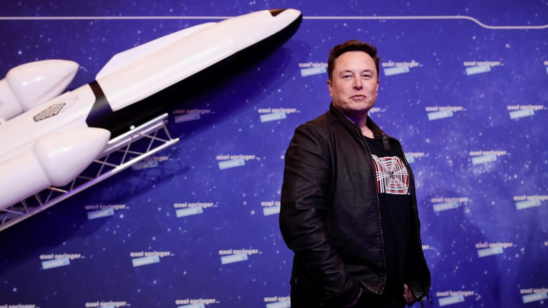 Власник SpaceX і генеральний директор Tesla Ілон Маск прибув на червону доріжку премії Axel Springer у Берліні, Німеччина, 1 грудня 2020 року