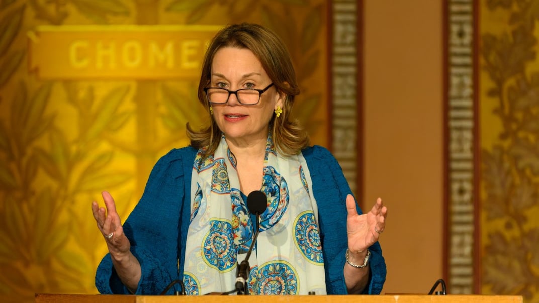 Посолка США при НАТО Джуліан Сміт