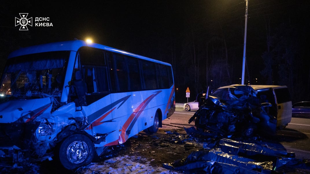 На місці ДТП на Столичному шосе у Києві, де загинули двоє людей