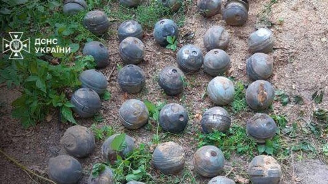 У Кременчуці знаходять нерозірвані касетні боєприпаси після російської атаки (ФОТО)