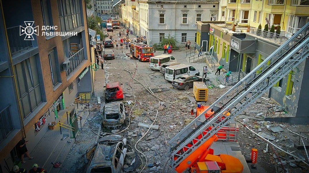 Наслідки російського удару по Львову