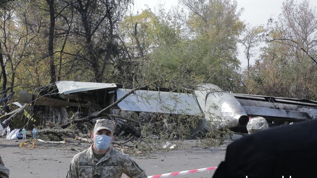 Место крушения военного самолета Ан-76, Харьковская область, 26 сентября 2020 года. Погибли 26 человек, одному удалось выжить