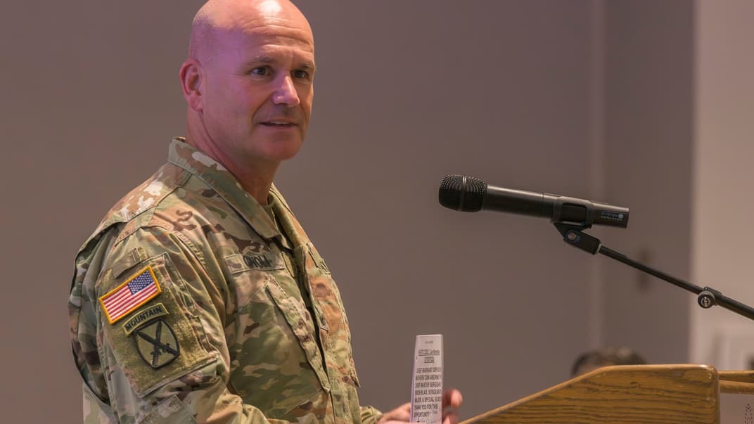 Верховный главнокомандующий объединенными вооруженными силами НАТО в Европе генерал Кристофер Каволи