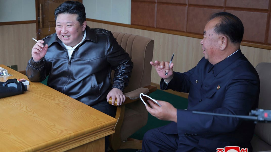 Лідер КНДР Кім Чен Ин спостерігає за випробуваннями дронів