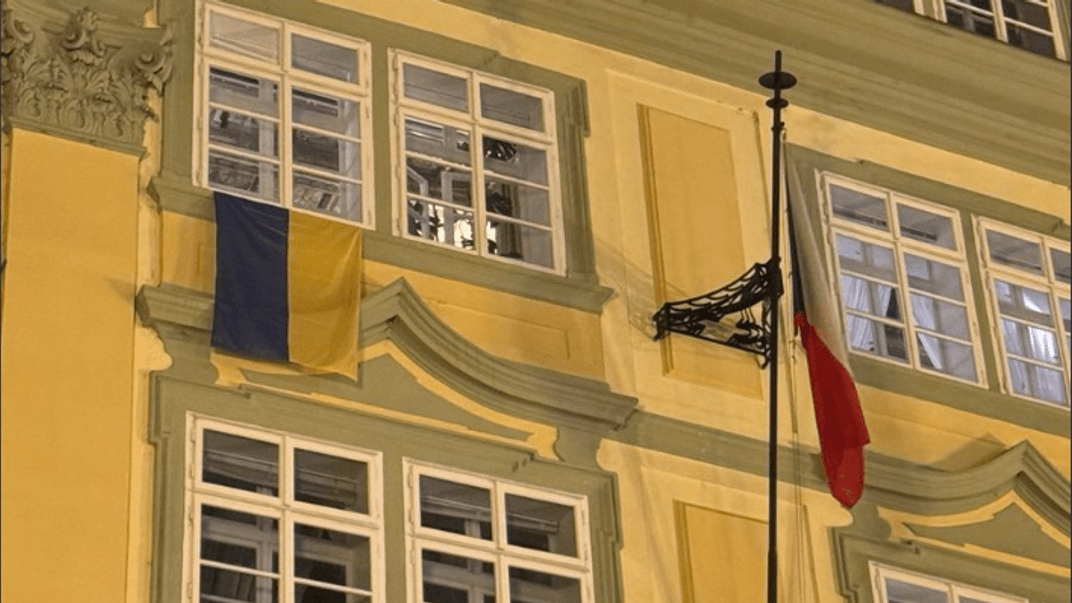 Депутати вивісили прапор України з вікон будівлі парламенту Чехії