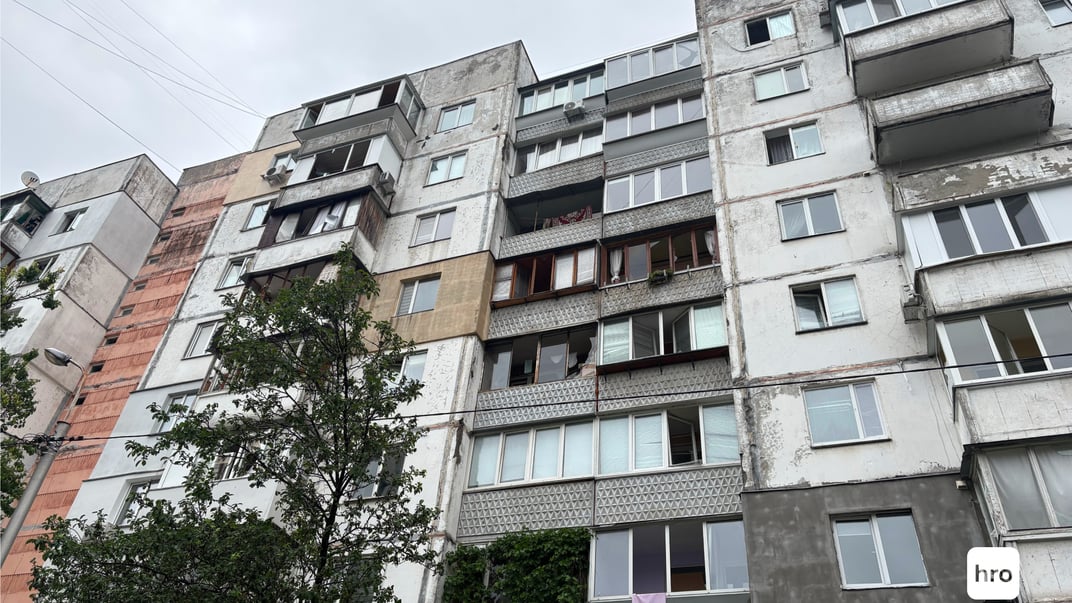 Поврежденный жилой дом в Подольском районе Киева, 6 июля 2026 года