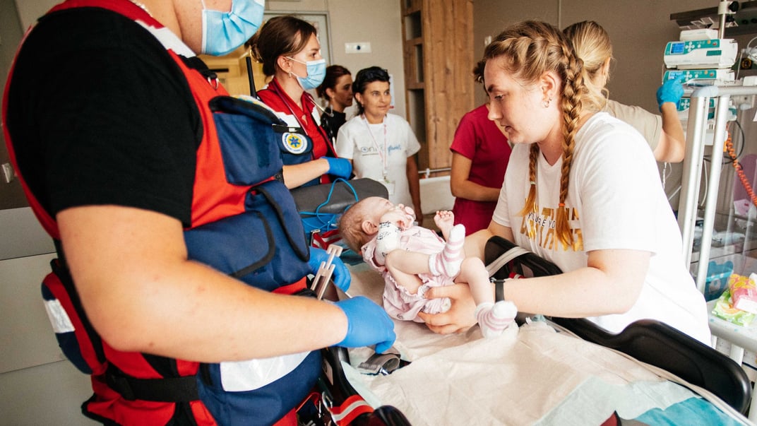 Третью группу детей из «Охматдета» отправили на лечение за границу