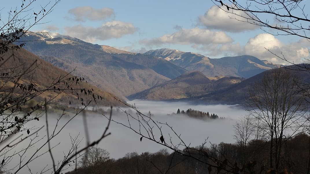 Иллюстративное фото. Румынское село Вышивская Долина в уезде Марамуреш, которое граничит с селом Хмелёв Закарпатской области