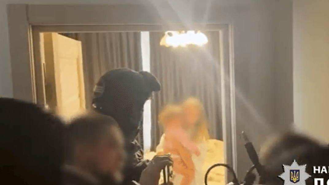 Правоохоронці розшукали дівчинку, яку викрали у матері, вимагаючи неіснуючий борг