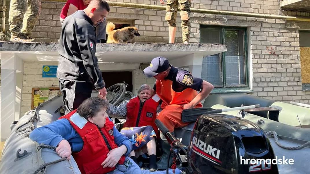 Эвакуация людей в Херсонской области, 7 июня 2023 года