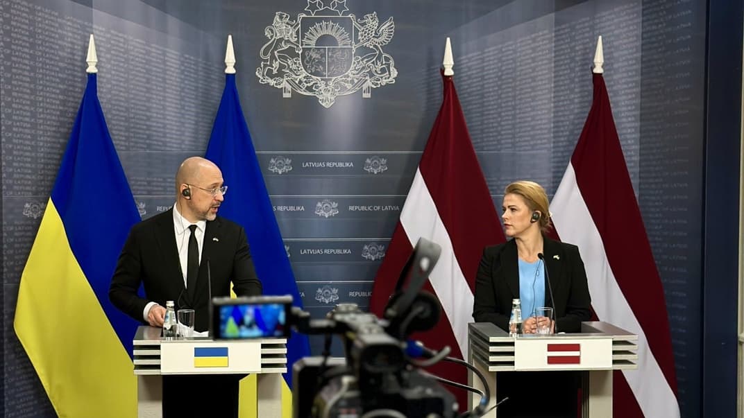Денис Шмигаль та Евіка Сіліня під час спільної пресконференції в Ризі, 4 квітня 2024 року