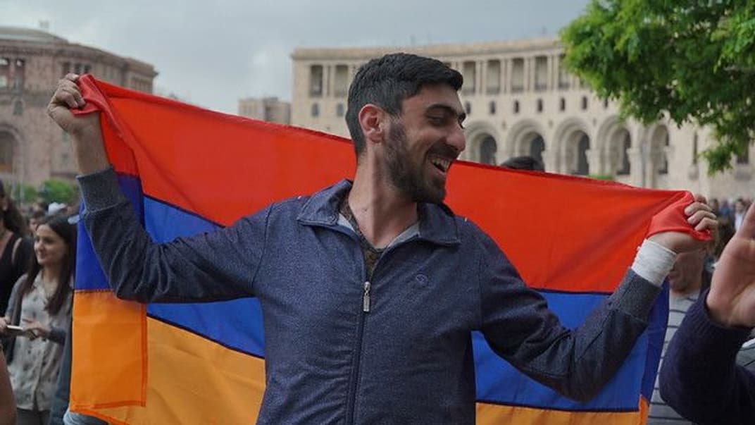 Участник акции неповиновения, организованной армянскими оппозиционерами в апреле 2018 года с требованием отставки премьера Саргсяна