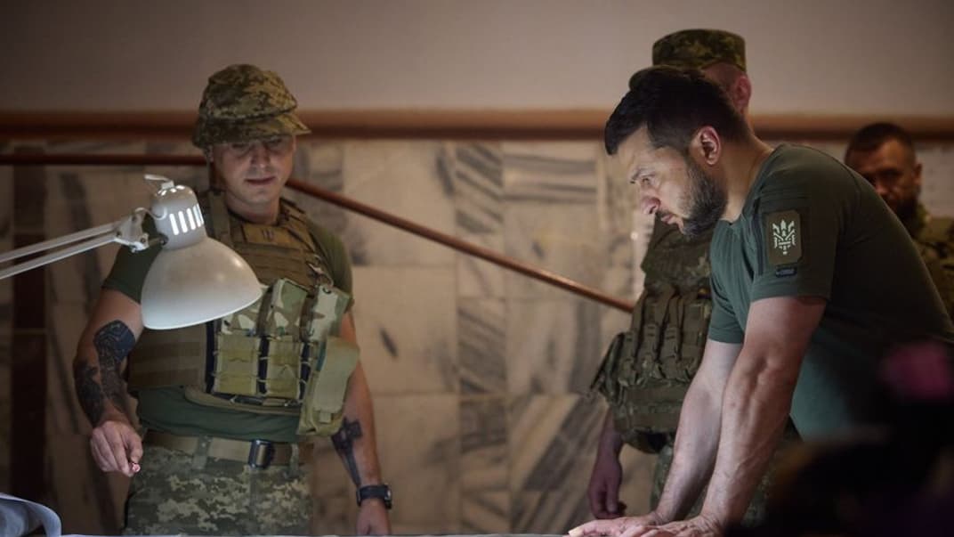 Президент Владимир Зеленский посетил передовые позиции в Днепропетровской области, 8 июля 2022 года