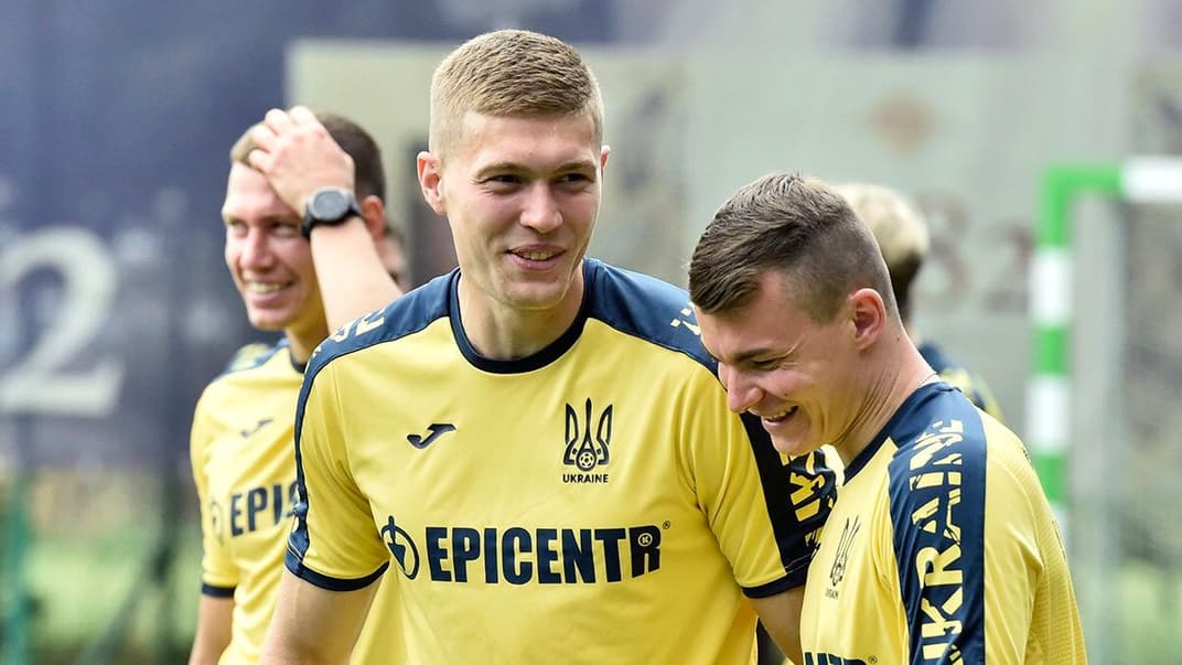 Українські футболісти перед матчем із Північною Македонією, 16 червня 2023 року