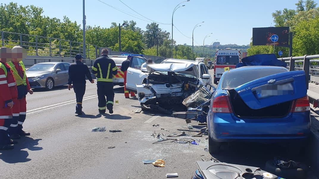 ДТП на Броварском проспекте в Киеве, 17 мая 2024 года