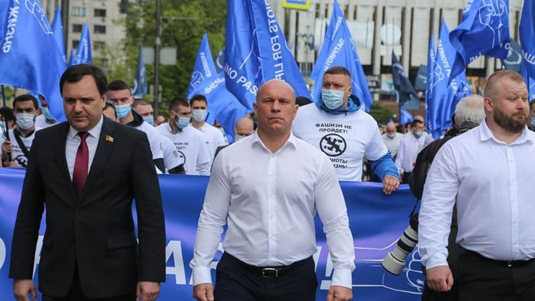 Марш против фашизма «Они не пройдут» во главе с народным депутатом ОПЗЖ Ильей Кивой, организованный молодежной организацией партии «Патриоты — за жизнь», май 2021 года
