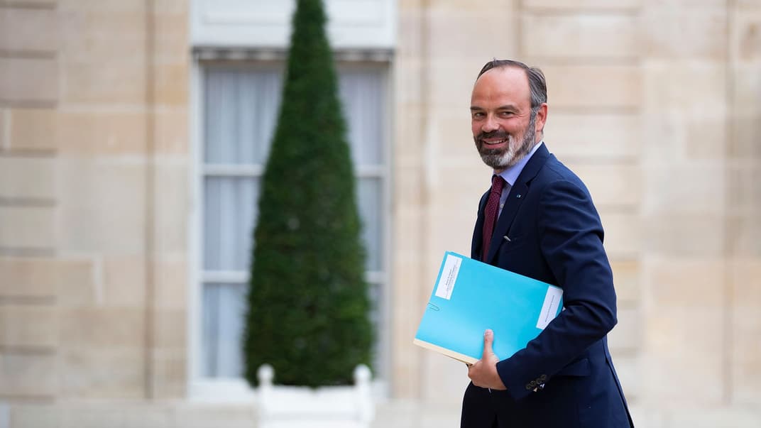 Прем'єр-міністр Франції Едуар Філіп прямує у Єлисейський палац, Париж Франція, 2 липня 2020 року. Філіп подав заяву про відставку, яку прийняв президент Еммануель Макрон