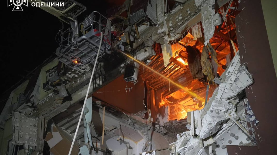 Удар рф по многоэтажке в Одессе, 6 апреля 2026 года